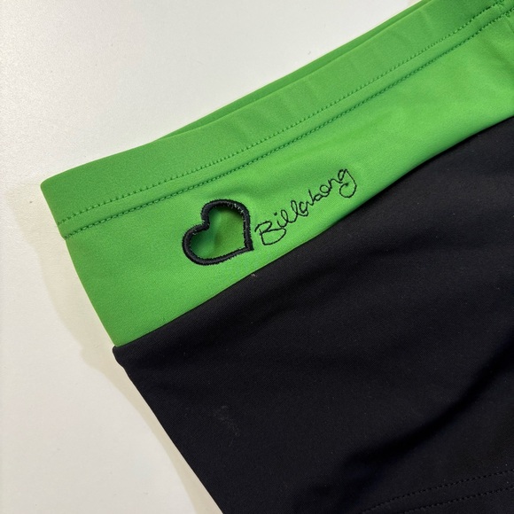 NWT Billabong Black & Green Bikini Bottoms Size M Low Rise Surf Swim shorts 💚 - Picture 6 of 9